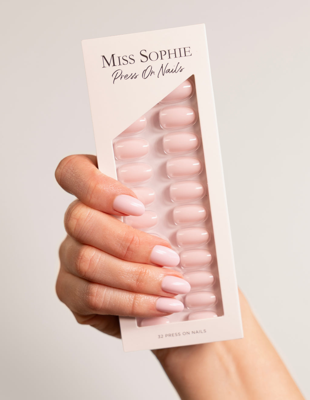 Ever Nude Press On Nails Short Round