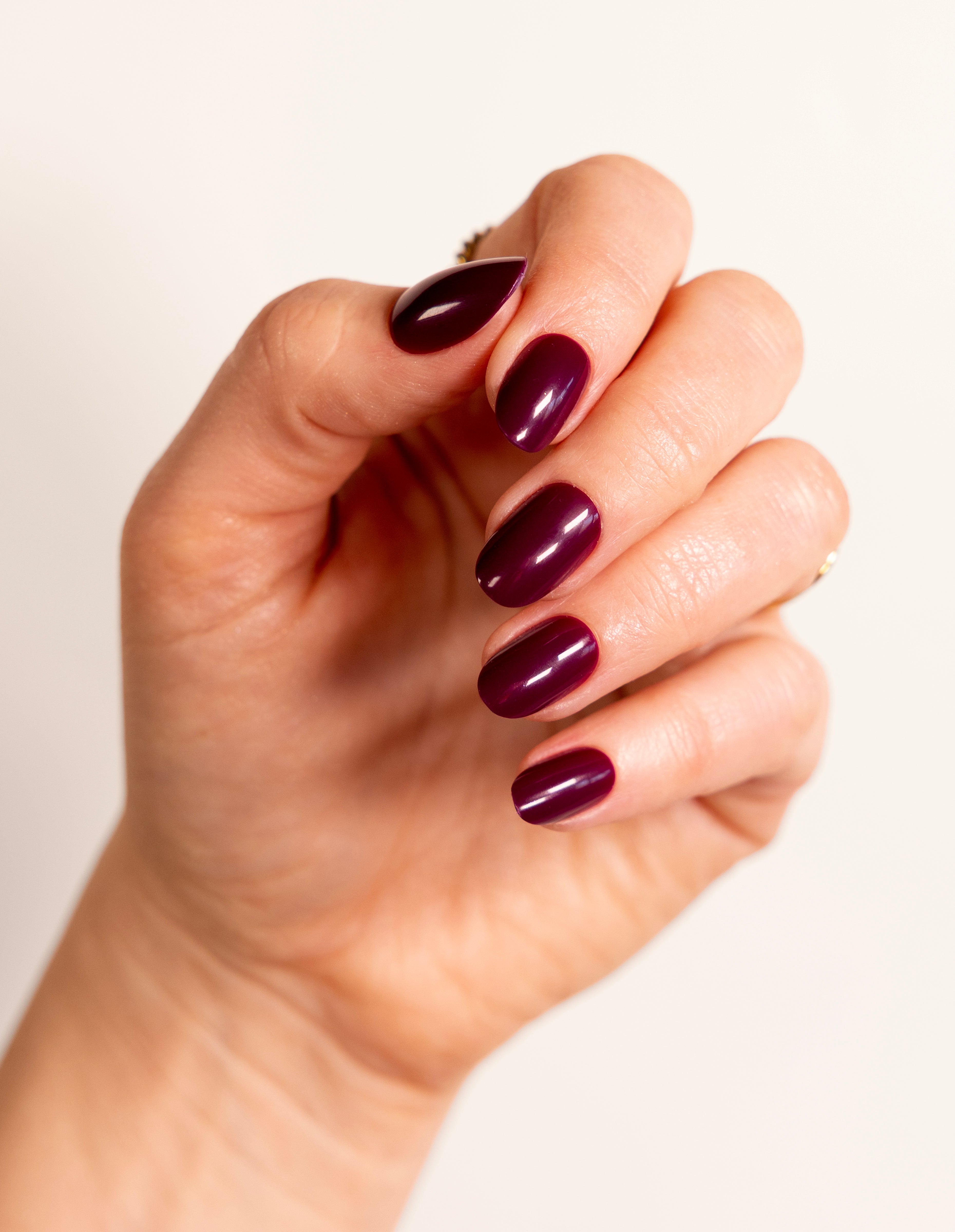 Berry Press On Nails Short Round